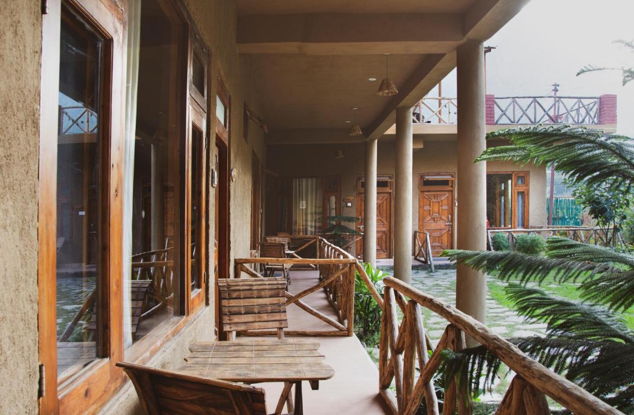 Shivadya Tirthan - Tirthan Valley Gushaini Exterior photo